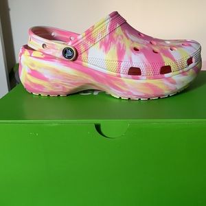 Platform crocs pink lemonade